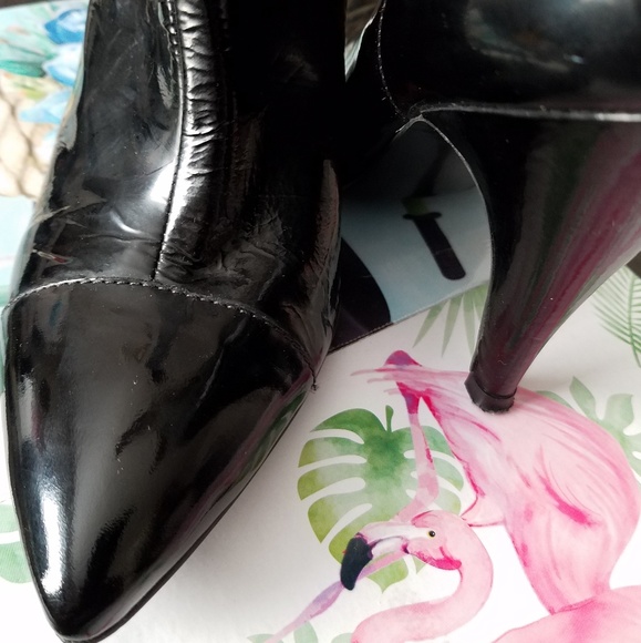 BCBG Shoes - BCBG Pointed Toe Booties EUC